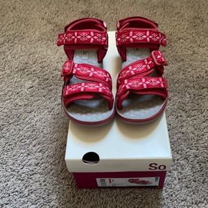 NIB girls athletic strappy sandals